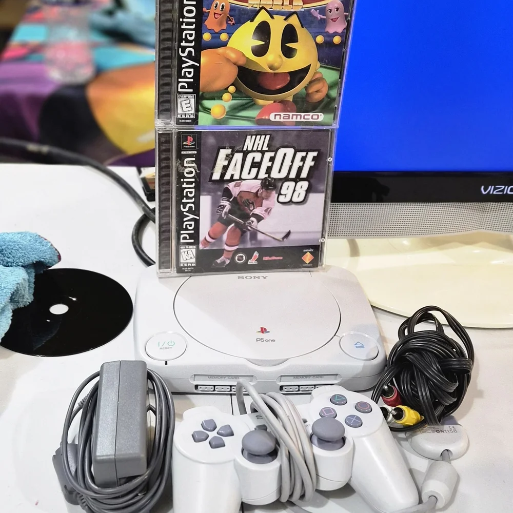 Sony PS One SCPH-101 Console – Working – Controller + 2 Game
